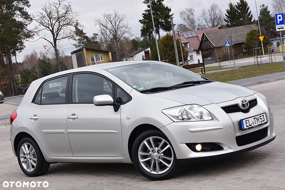 Toyota Auris 1.6 Luna - 2