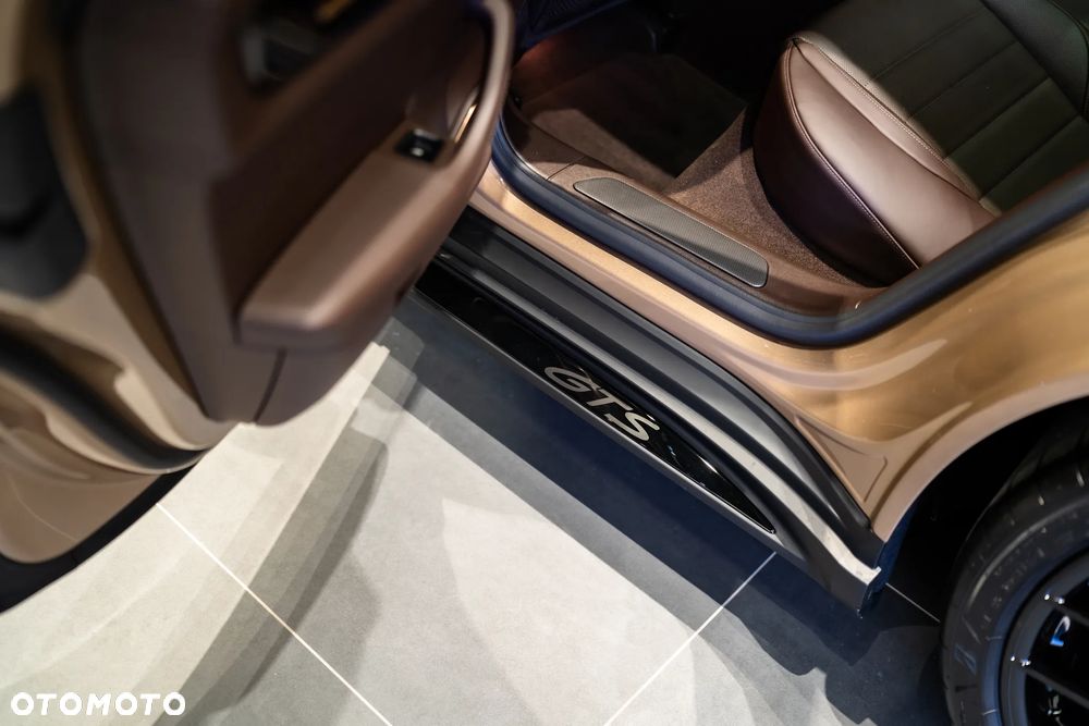 Porsche Panamera - 22