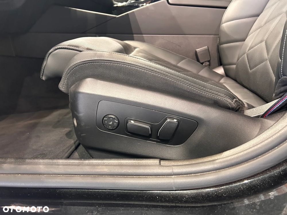 BMW Seria 5 540d xDrive mHEV - 14
