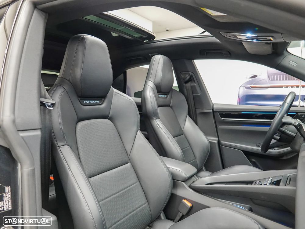 Porsche Macan Electric 4 - 30