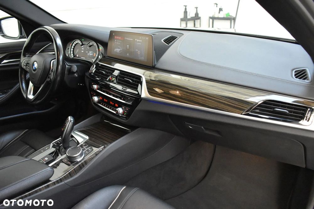 BMW Seria 5 520d xDrive Luxury Line - 22