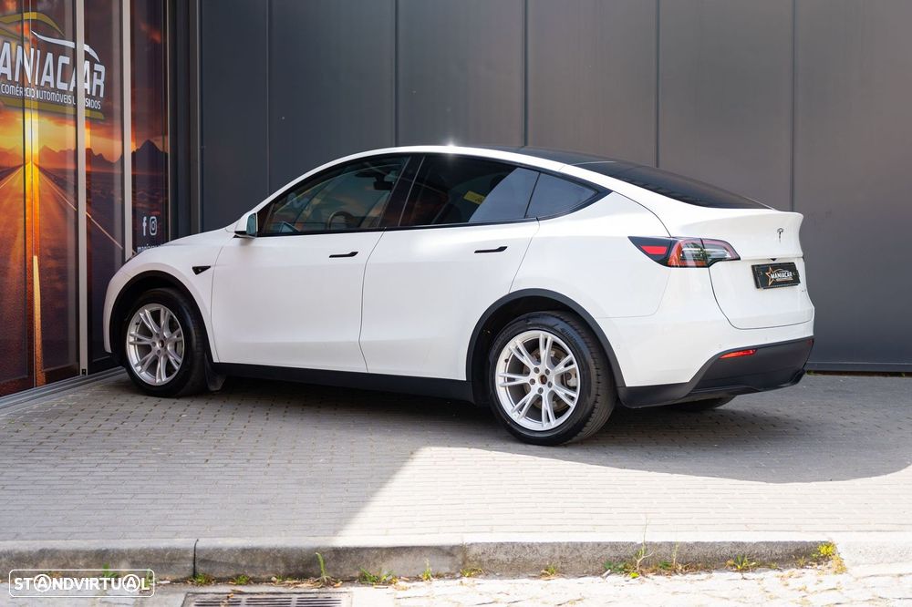 Tesla Model Y Long Range Dual Motor AWD - 6