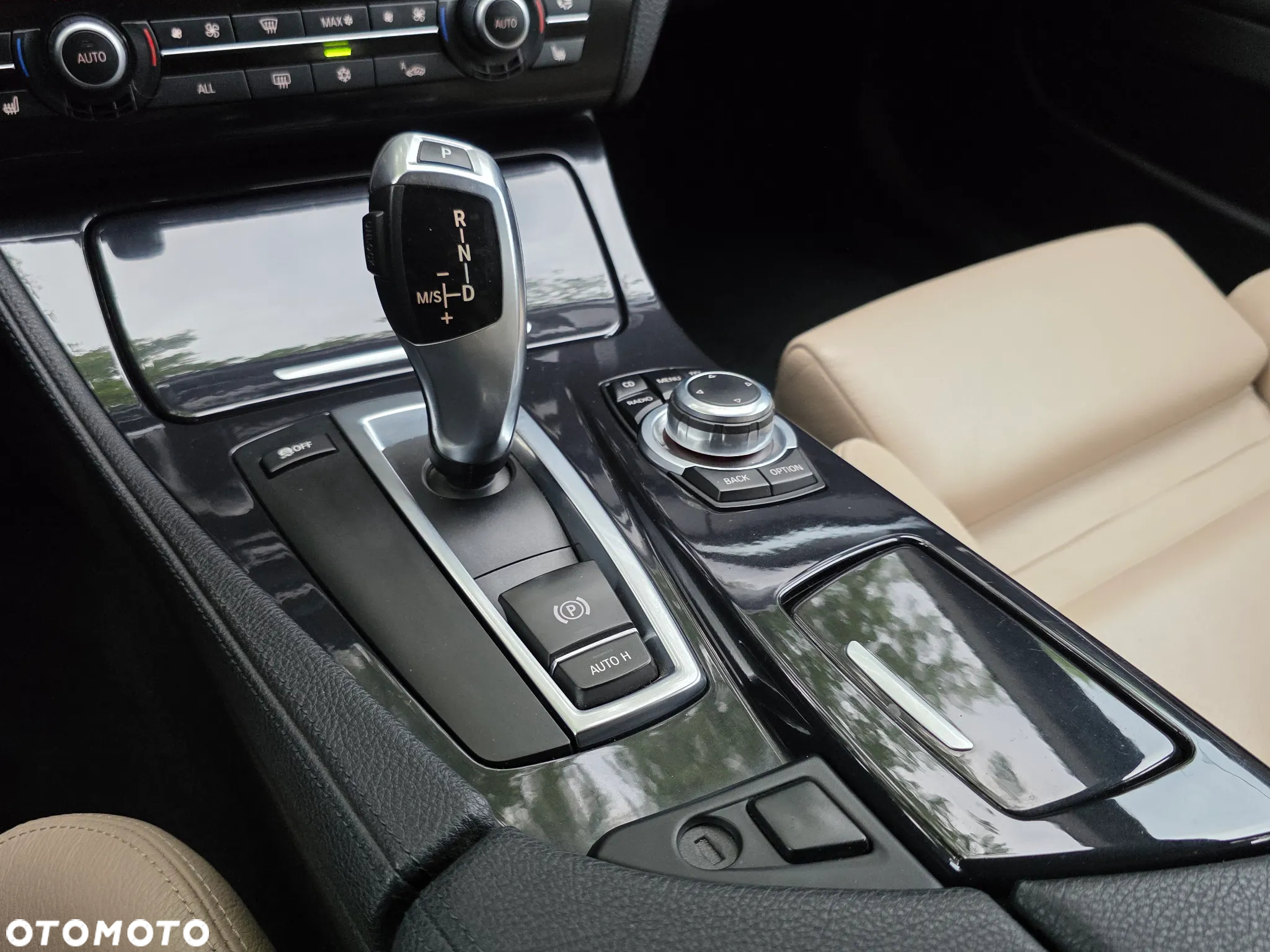 BMW Seria 5 535i Touring - 30