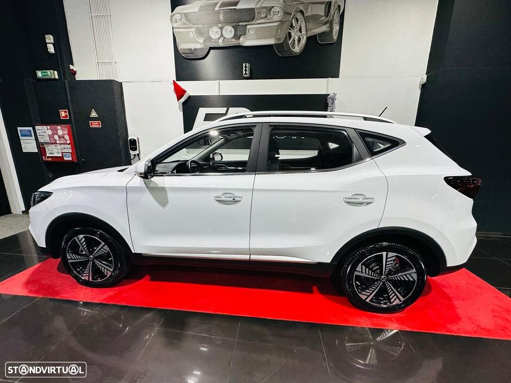 MG ZS EV Luxury - 11