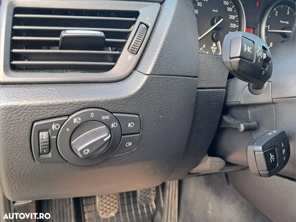 BMW X1 sDrive18d - 15