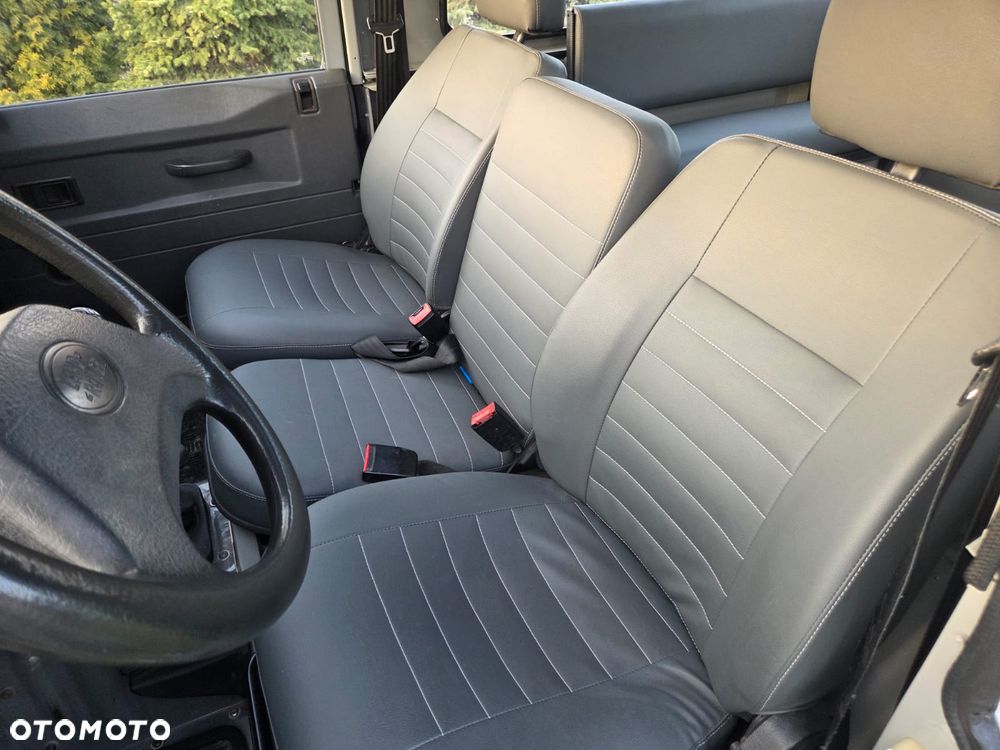 Land Rover Defender 2.5 TDI - 10