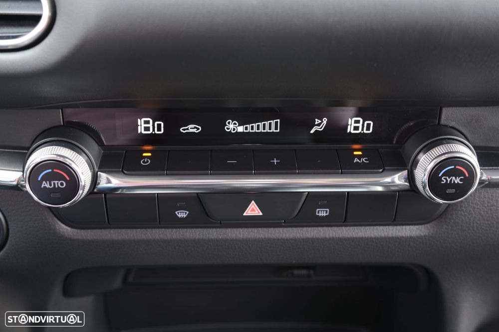 Mazda CX-30 1.8 Sky-D Evolve i-Active - 23