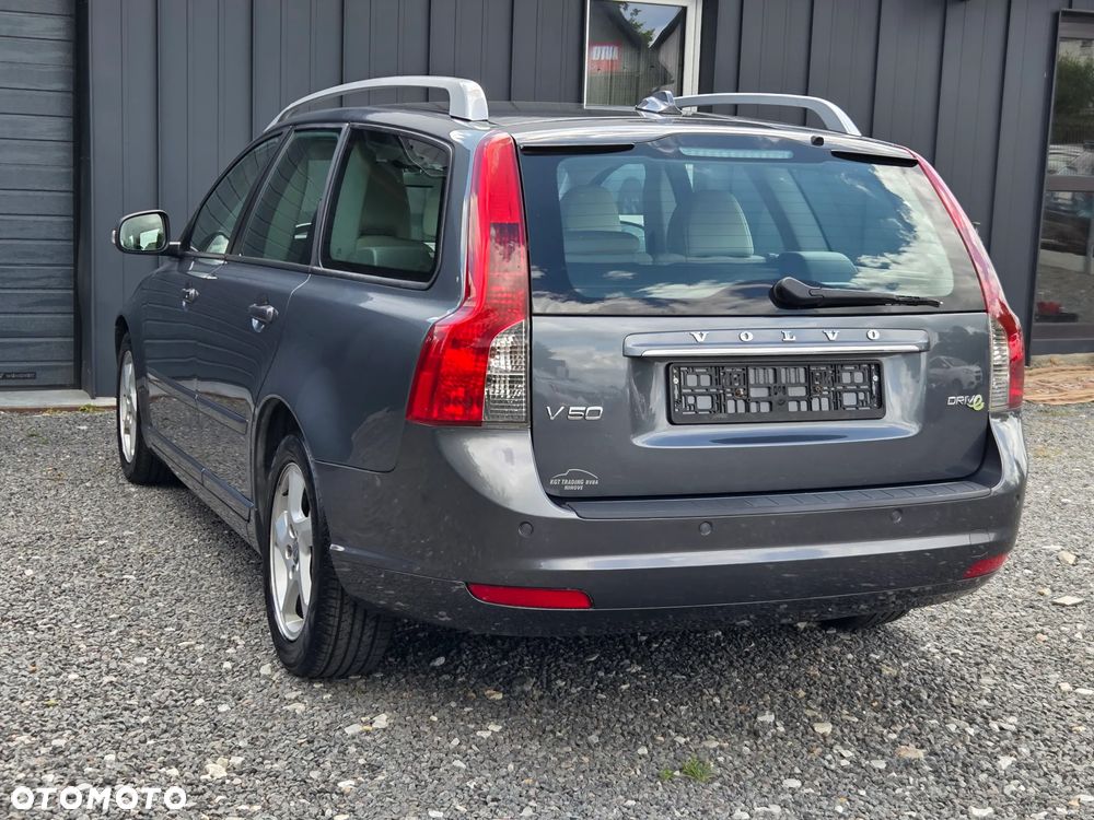Volvo V50 D2 - 10