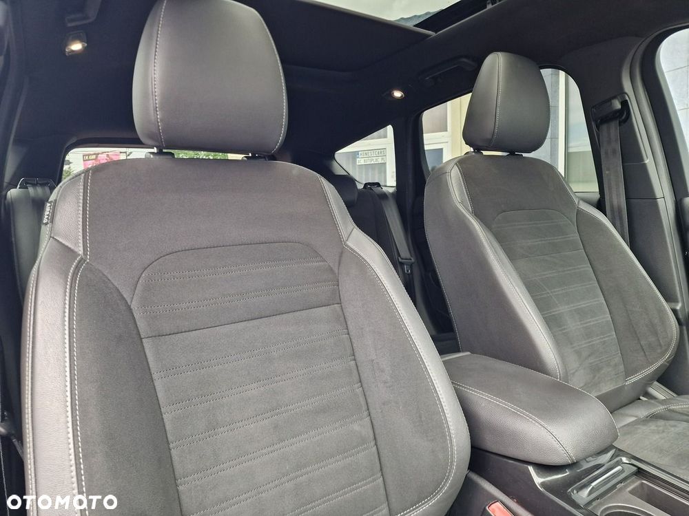 Ford Kuga 1.5 EcoBoost 2x4 ST-Line - 25