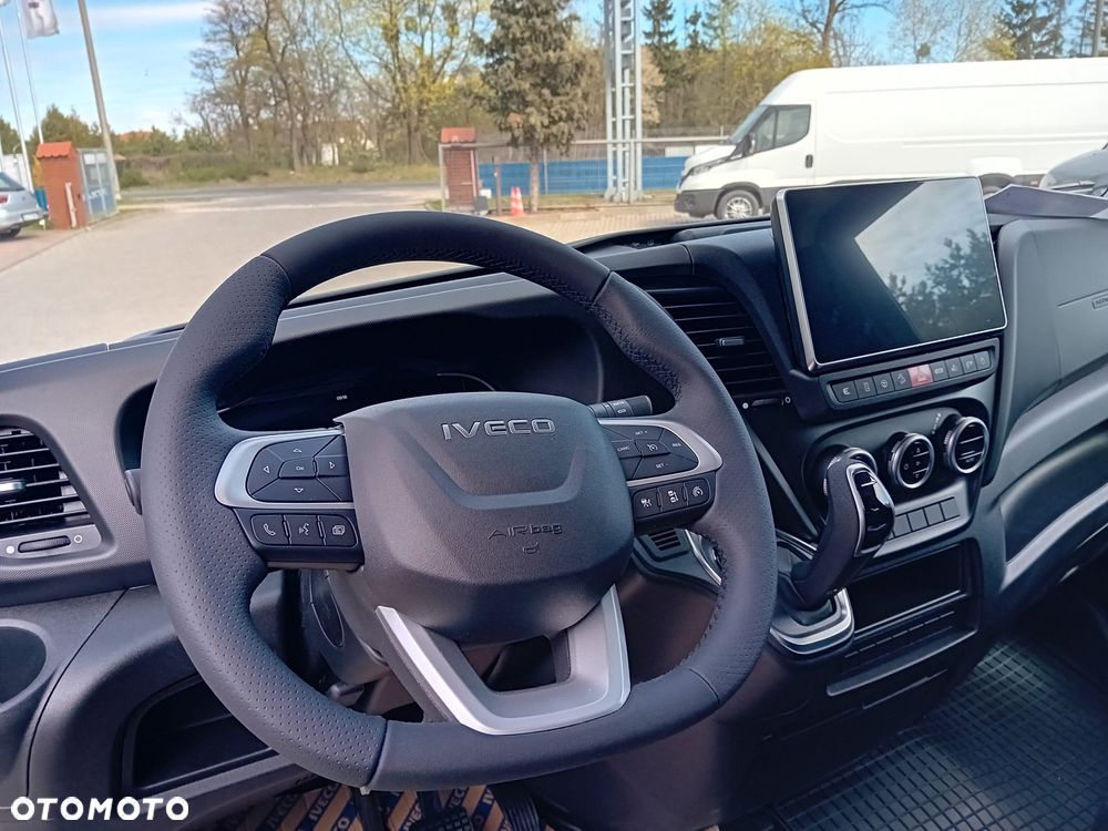 Iveco Daily L4H2 3.0 180KM Automat Hi-Matic Brygadowy 7 osób - 10