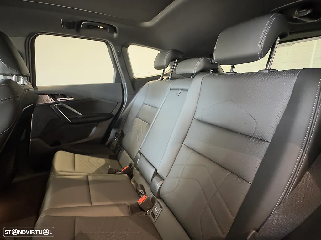 BMW iX1 xDrive30 Pack Desportivo M - 9