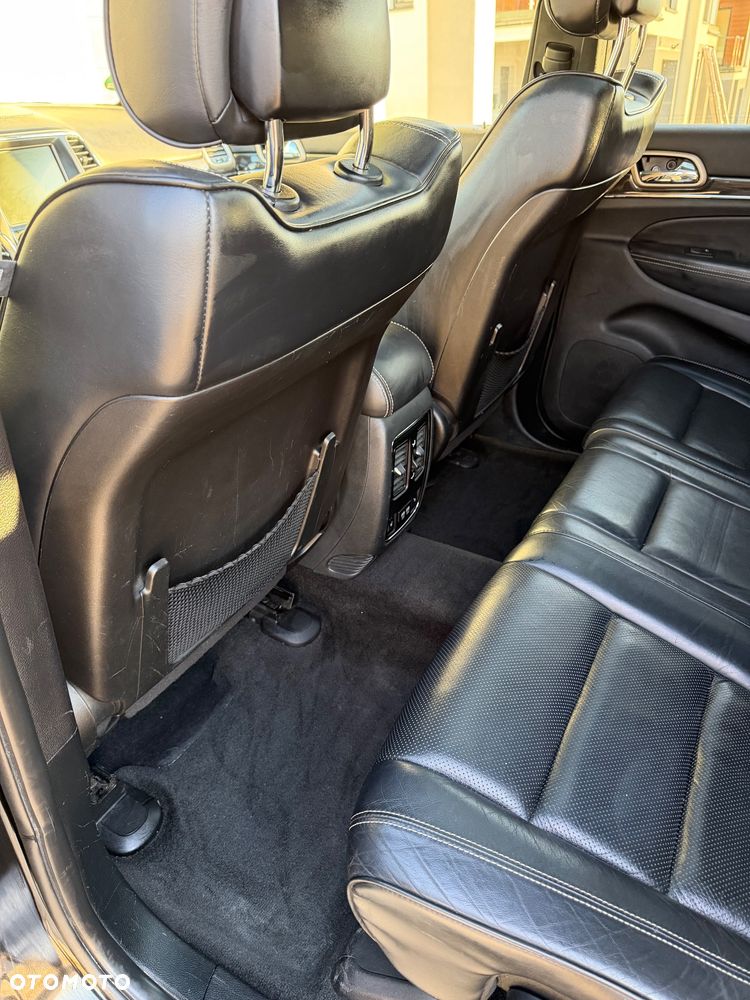 Jeep Grand Cherokee - 27