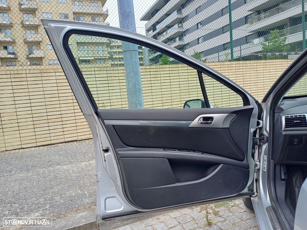 Peugeot 407 1.6 HDi Executive - 16