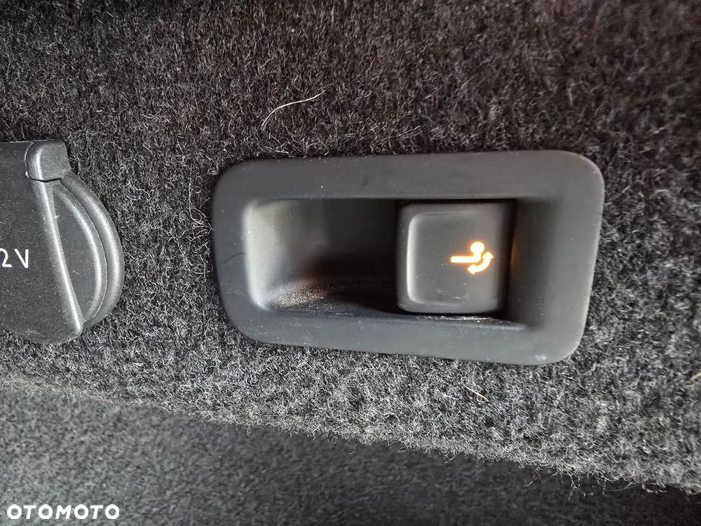 Volkswagen Passat 2.0 TDI SCR DSG 4Motion Elegance - 14
