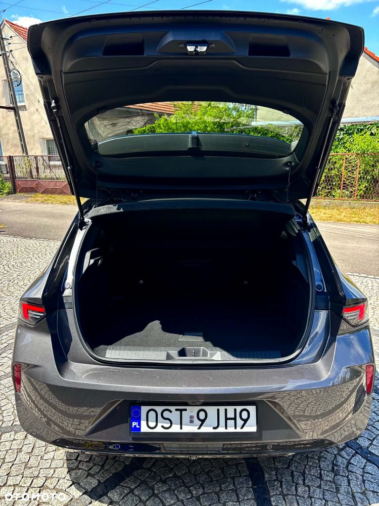 Opel Astra 1.2 T GS Line S&S - 9