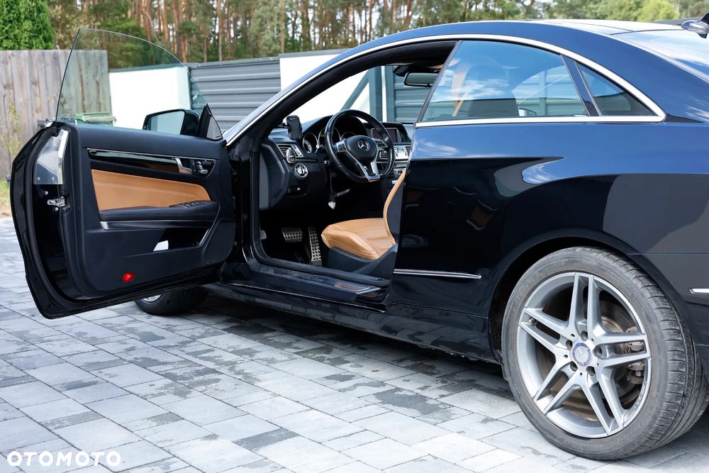 Mercedes-Benz Klasa E 400 4Matic Coupe 9G-TRONIC AMG Line - 6
