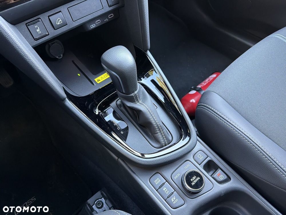 Toyota Yaris Cross Hybrid 1.5 Executive AWD - 27