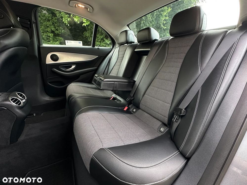 Mercedes-Benz Klasa E 220 d 9G-TRONIC - 11