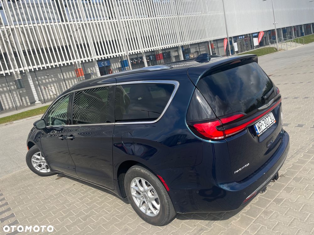 Chrysler Pacifica - 8