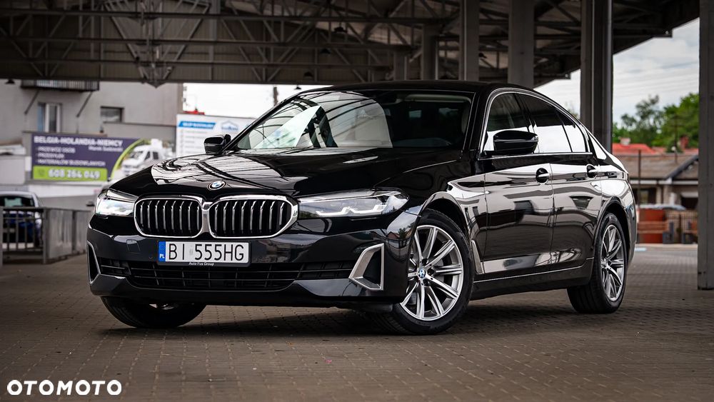 BMW Seria 5 520d xDrive Luxury Line - 1