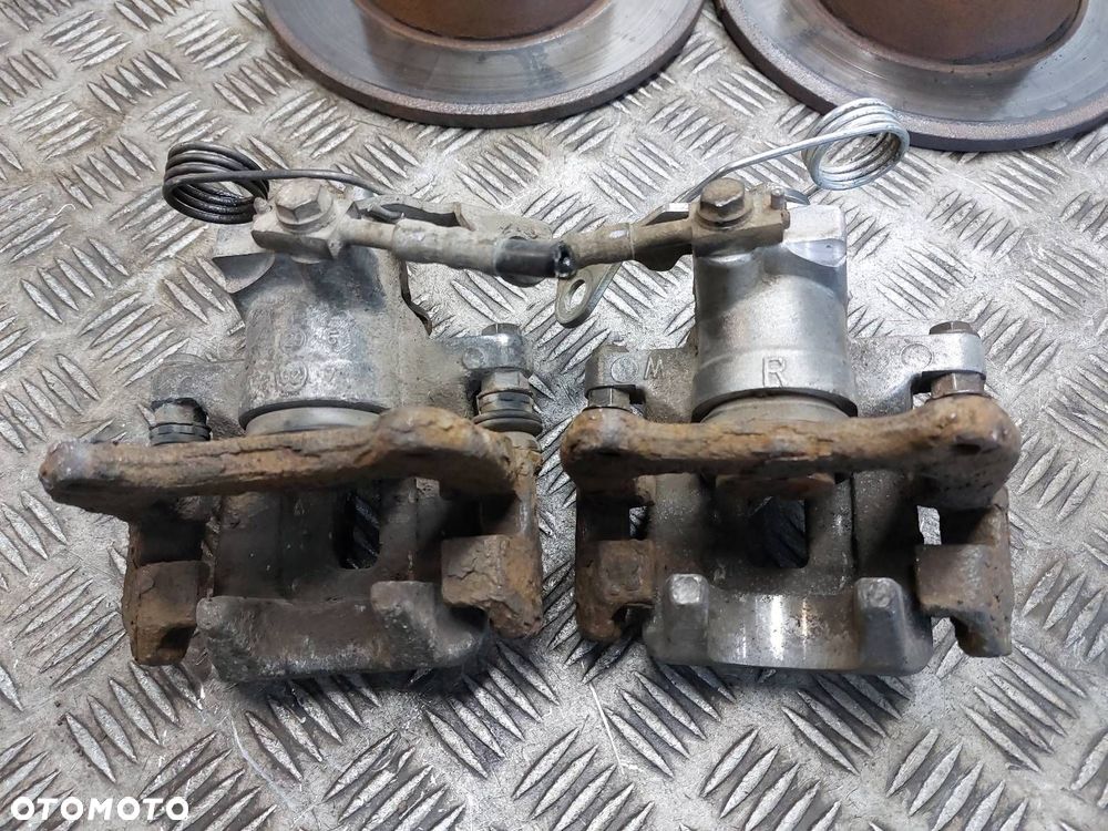 TARCZE HAMULCOWE TYŁ + ZACISKI VOLKSWAGEN PASSAT B5 FL - 3