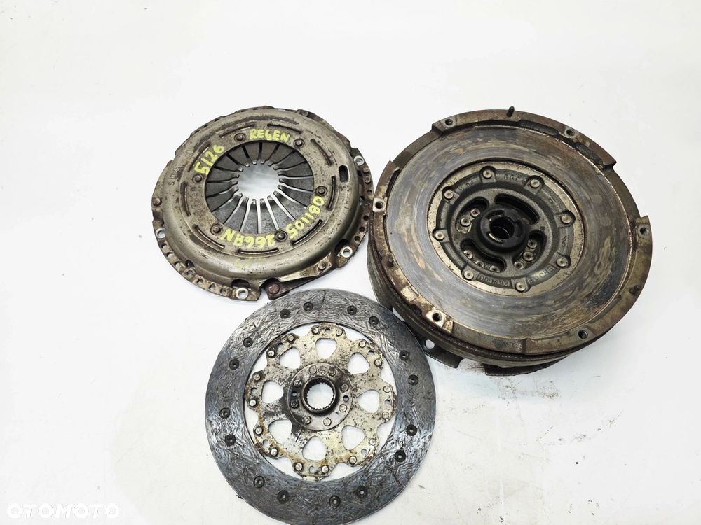 KOŁO DWUMASOWE SPRZĘGŁO AUDI A4 B8 A5 2.0 TDI TFSI 0B1105266AN 5/26 - 2
