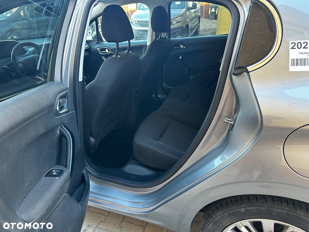 Peugeot 208 PureTech 100 EAT8 Allure Pack - 7