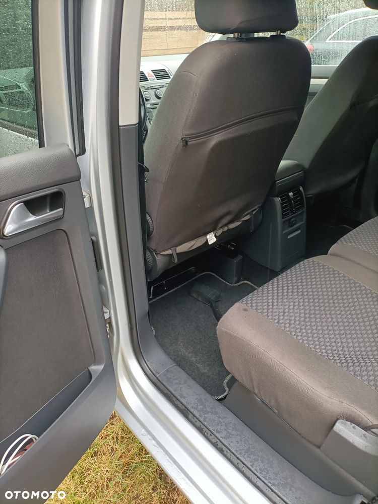 Volkswagen Touran 1.9 TDI DPF Conceptline - 8