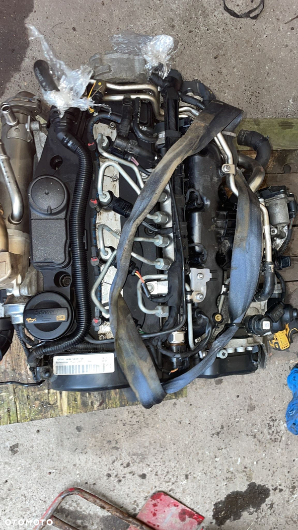 Audi A4 B8 10r. 2.0 diesel silnik słupek CAG
