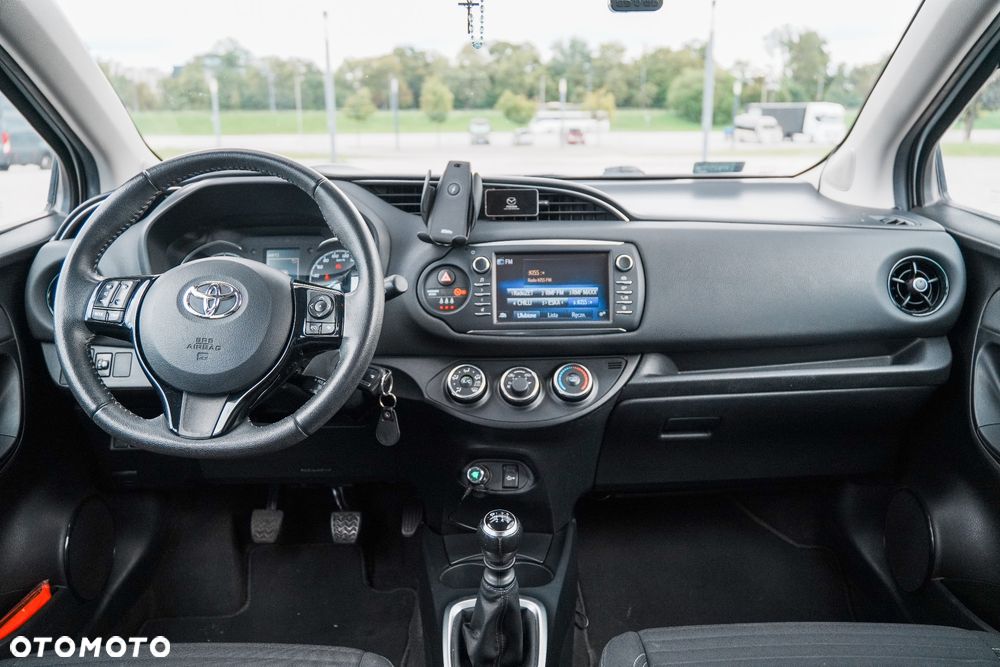 Toyota Yaris 1.5 Premium - 11