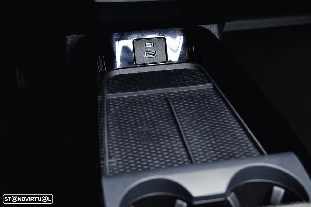 Ford Mustang Mach-E 75.7 kWh Base - 17