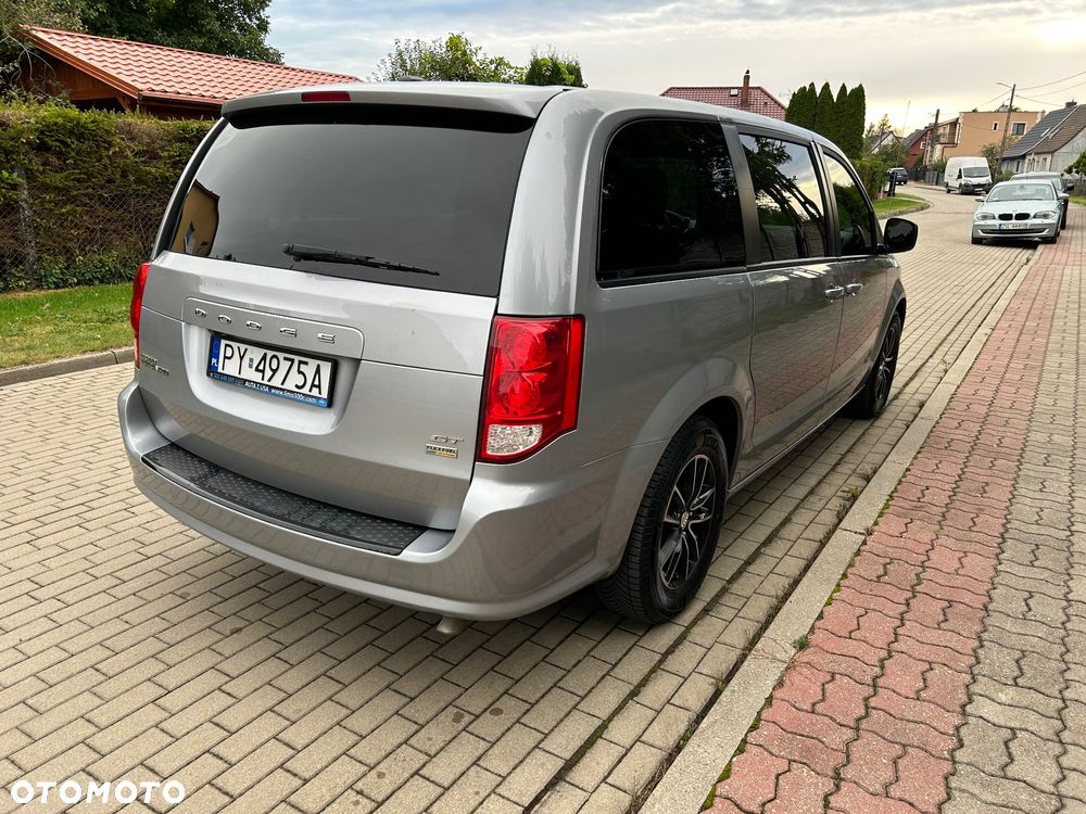 Dodge Grand Caravan - 17