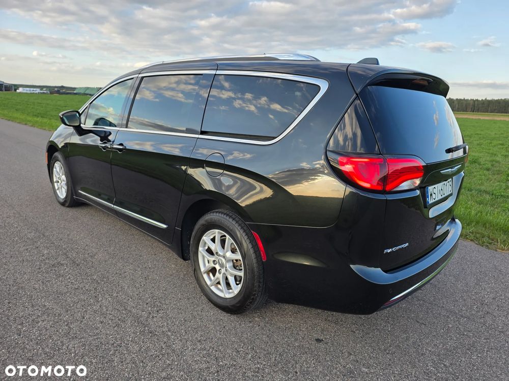 Chrysler Pacifica - 7