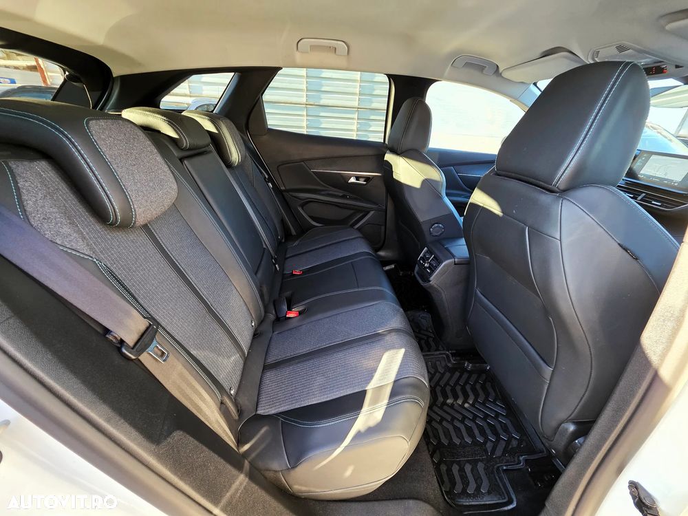 Peugeot 3008 PHEV 300 EAT8 4X4 GT - 18