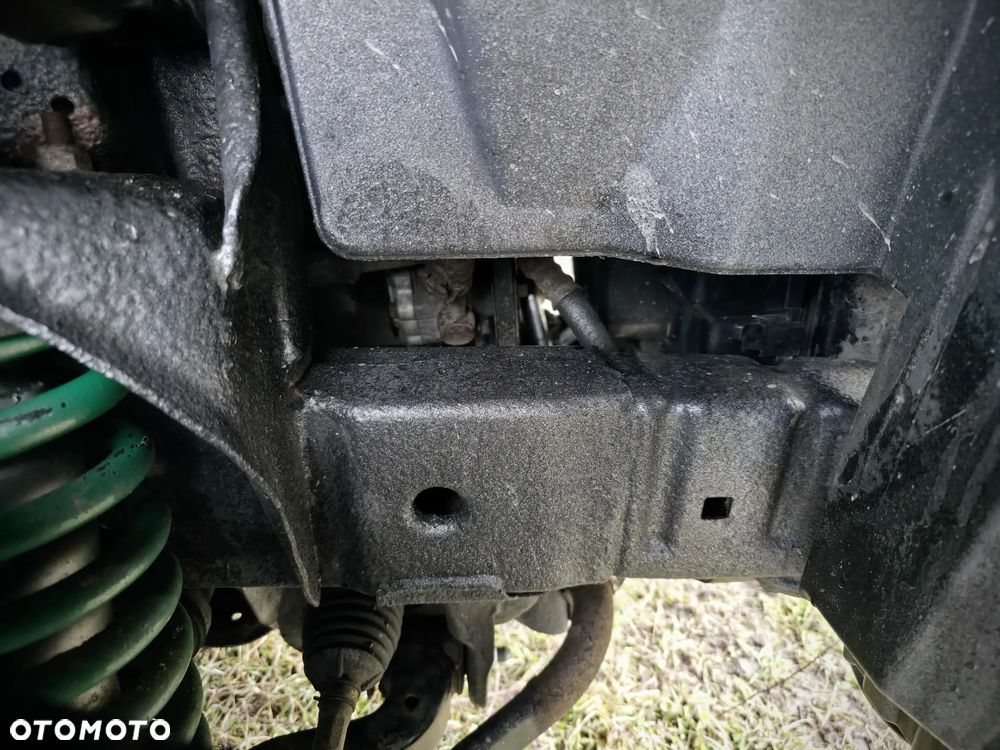 Nissan Pathfinder - 16