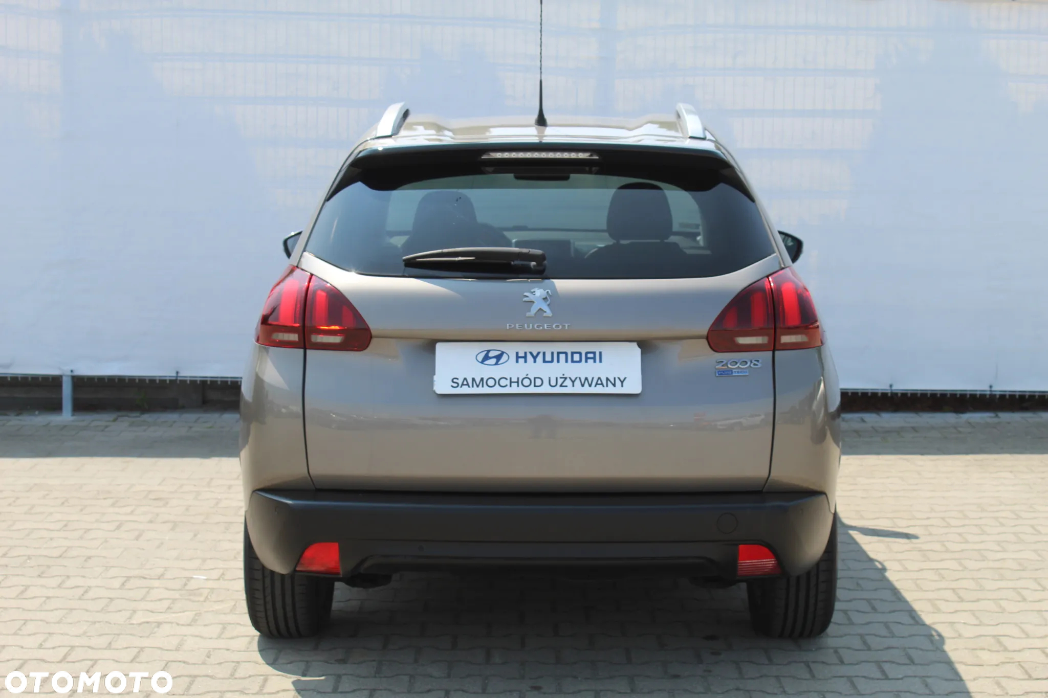 Peugeot 2008 1.2 Pure Tech GPF Style S&S EAT6 - 4