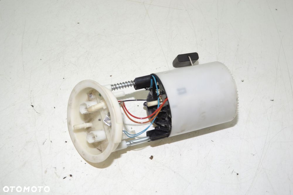 POMPA PALIWA BMW E90 E91 E92 316 318 320 325 330 BENZYNA 7197073 - 1