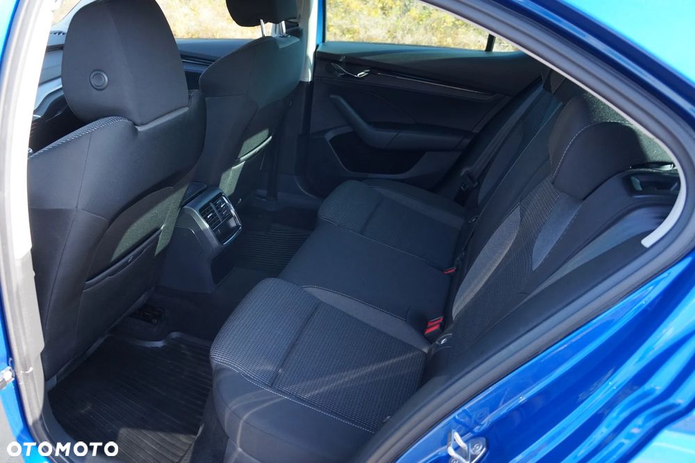 Skoda Octavia 1.5 TSI ACT Sportline - 9