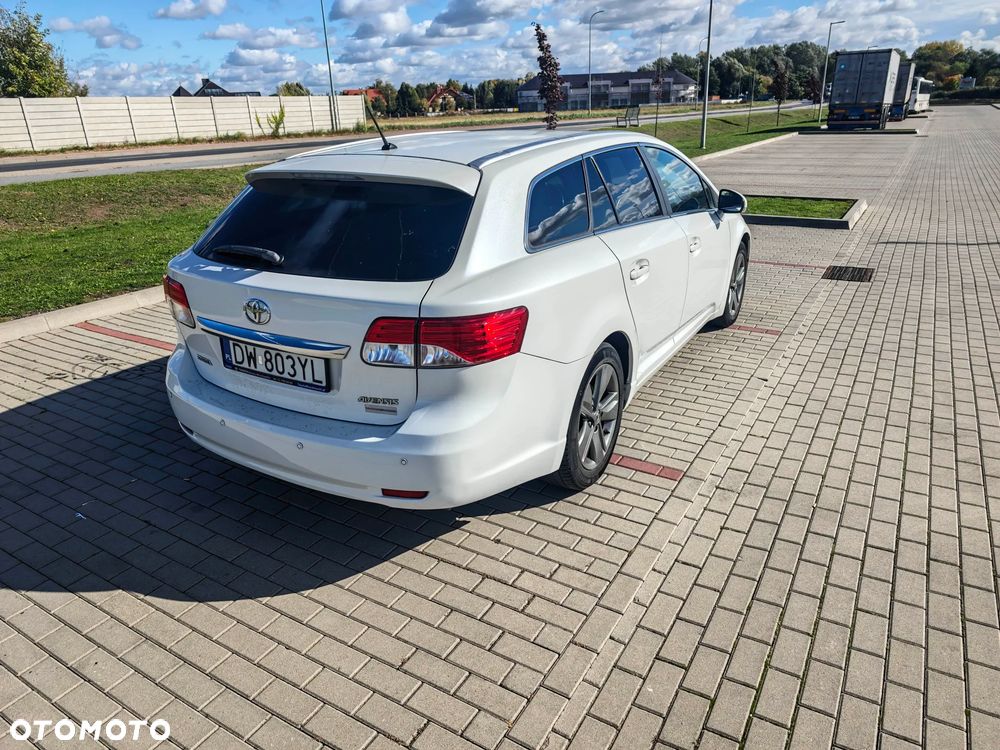 Toyota Avensis 2.0 D-4D Premium - 4