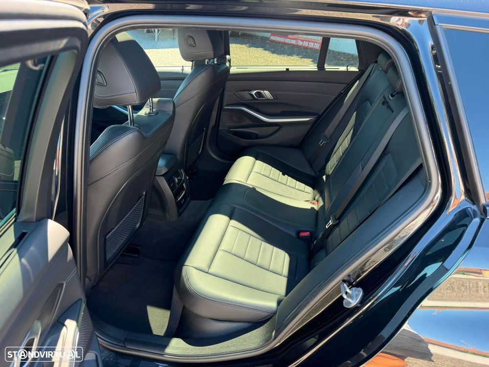 BMW 330 - 25