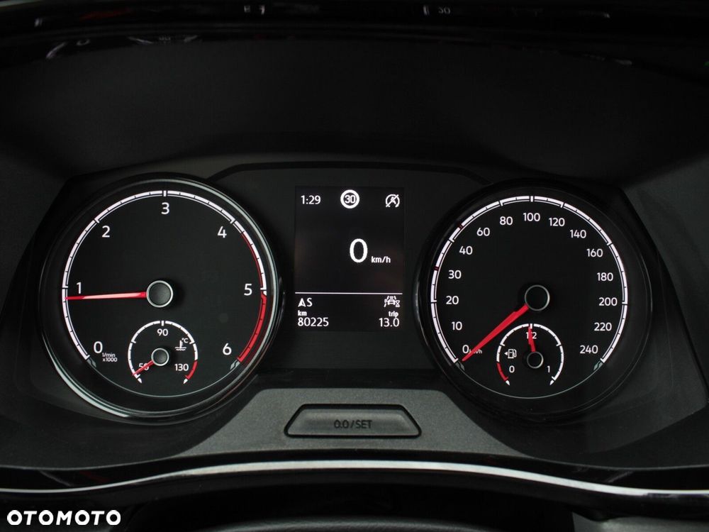 Volkswagen Caravelle - 21