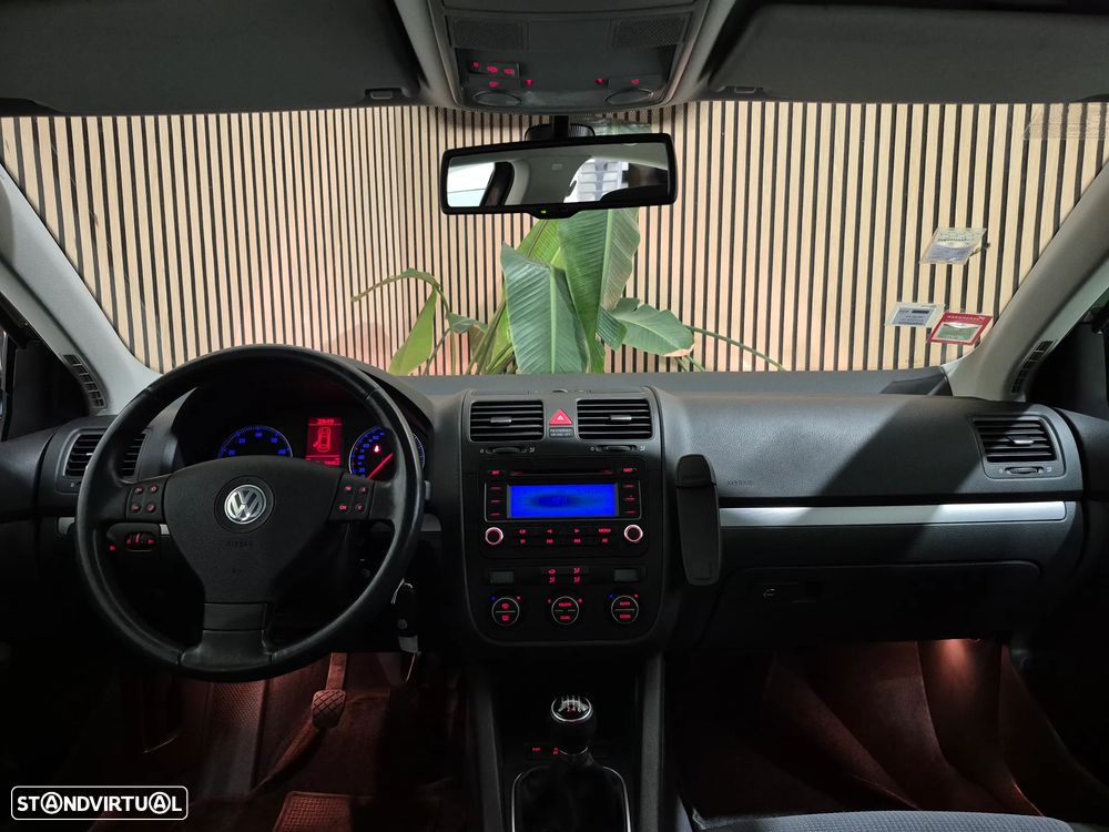 VW Jetta 1.6 FSi Confortline - 22