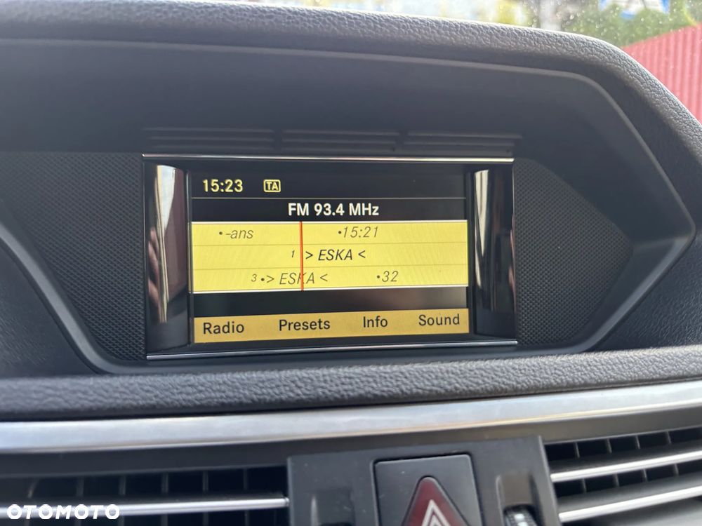Mercedes-Benz Klasa E 350 CDI 4-Matic BlueEff - 25