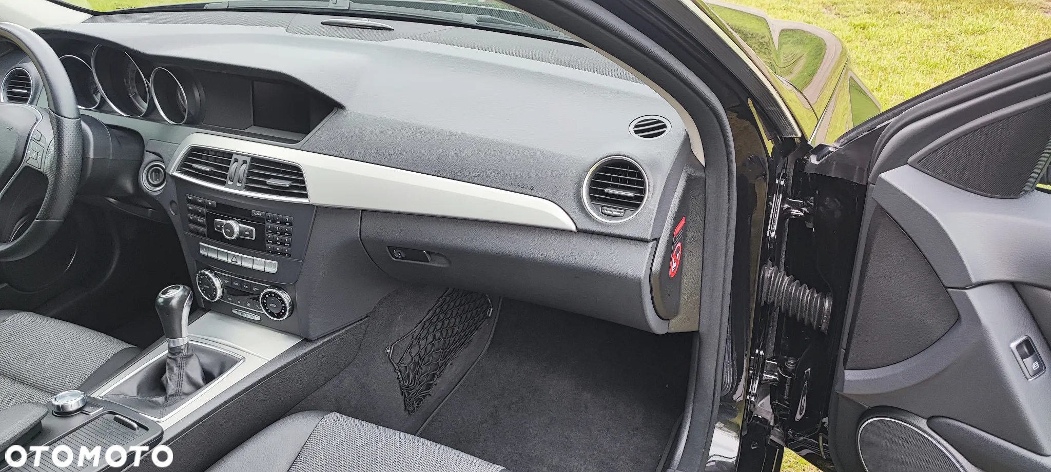 Mercedes-Benz Klasa C 180 CGI BlueEff Avantgarde - 23