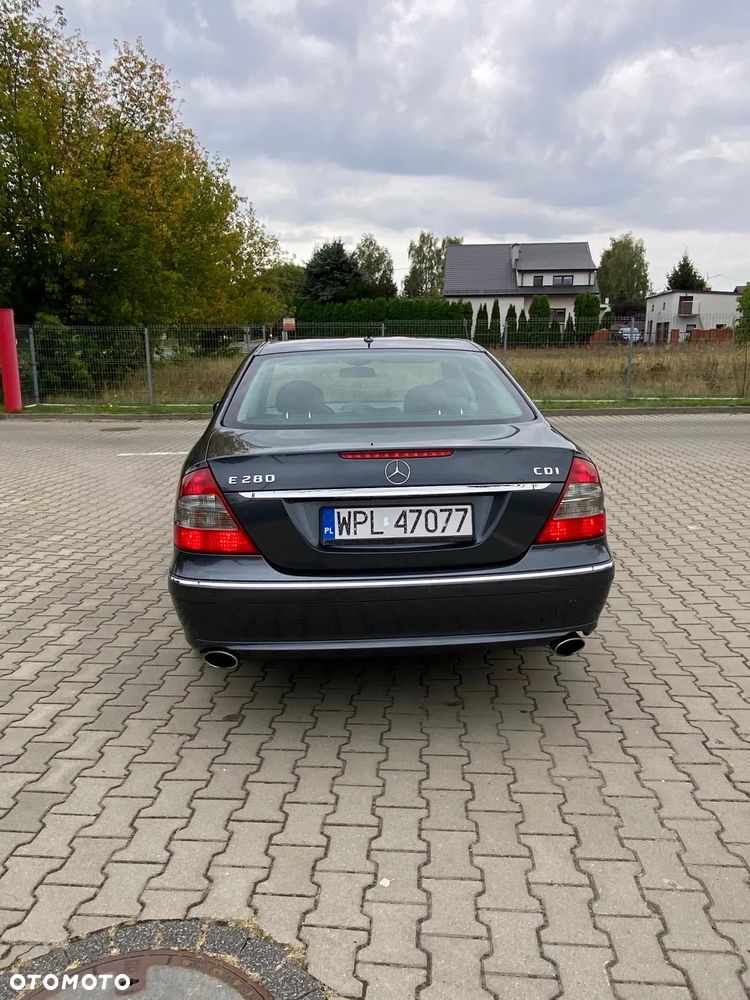 Mercedes-Benz E-Class 2008 photo 3