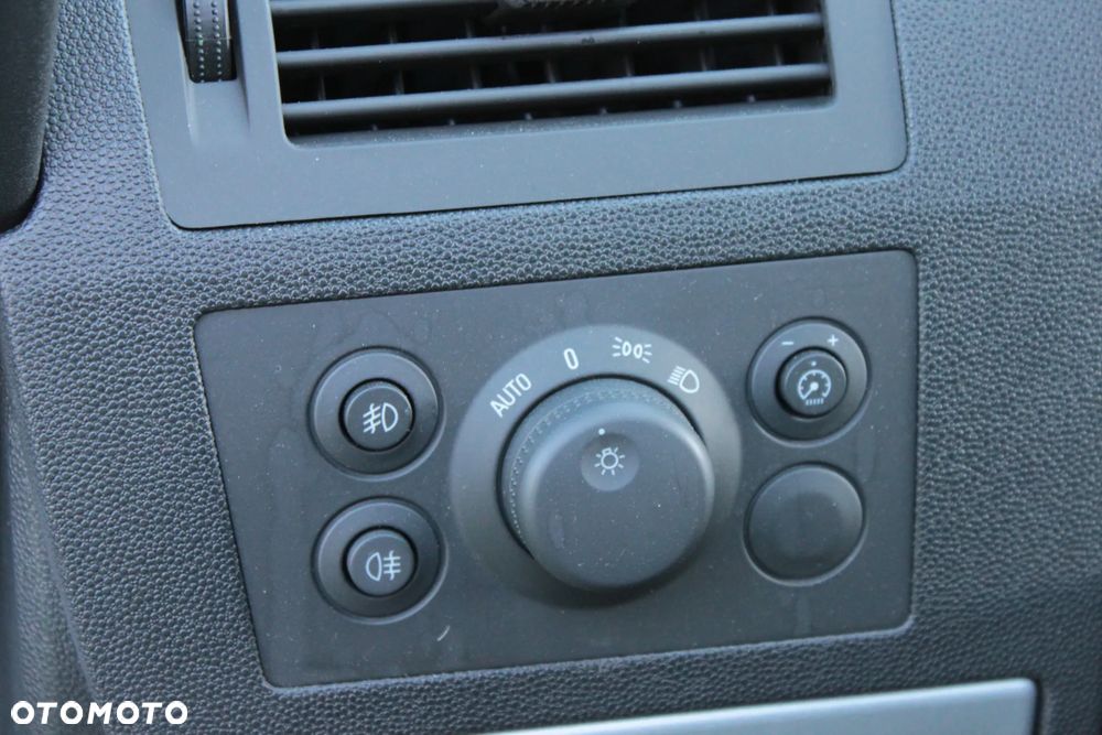 Opel Zafira - 32