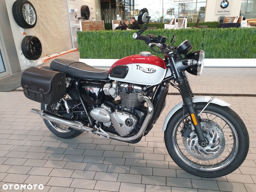 Triumph Bonneville - 2