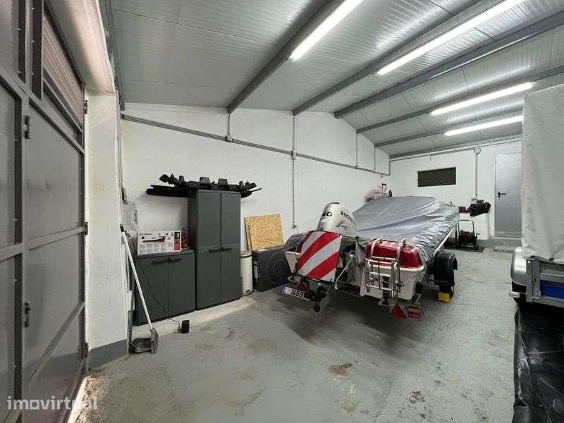 Armanzem/Garagem em São Marcos do Campo - Grande imagem: 3/8
