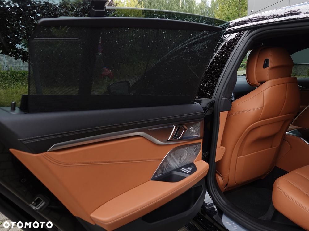 BMW Seria 8 M850i xDrive - 27