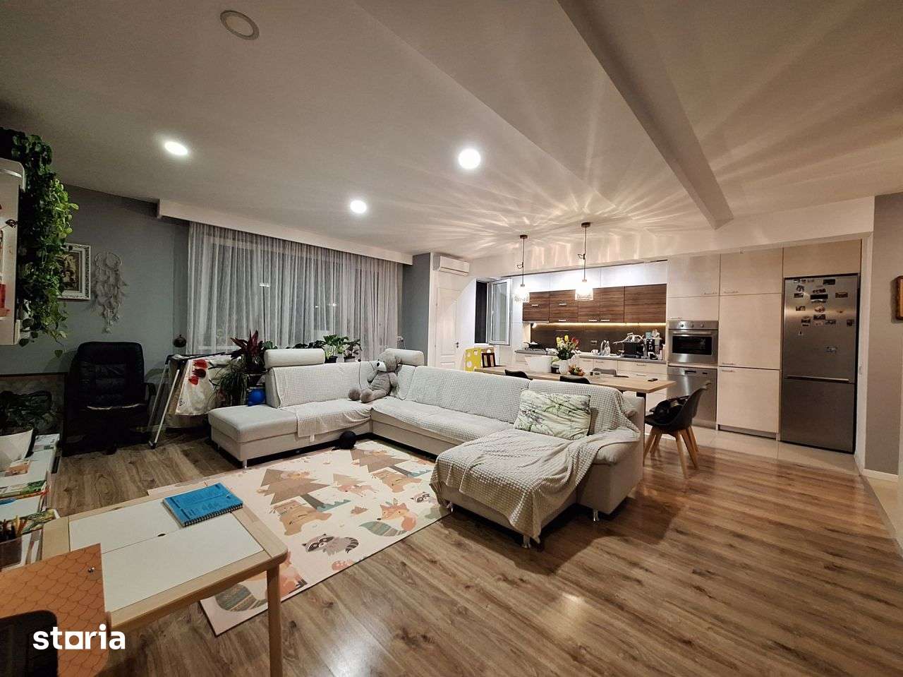 Apartament cu 3 camere, 80 mp, parcare, zona Eroilor — fotografia 1